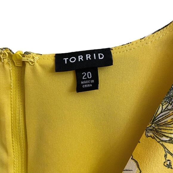 Torrid Yellow Floral Faux Wrap Dress Short Flowy Sleeves Size 20 - Picture 4 of 6